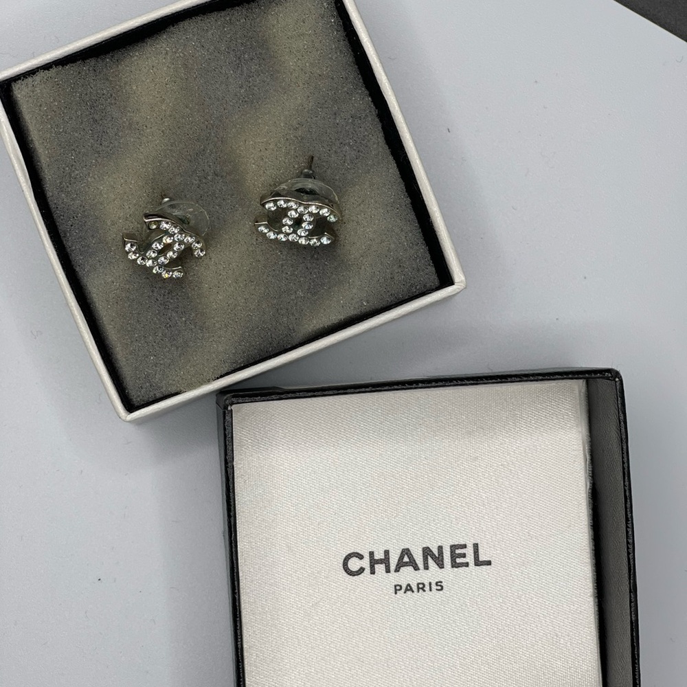 100% Authentic CHANEL EARRINGS